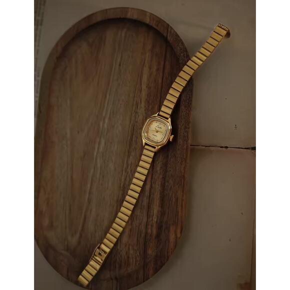 Gold Women\'s Dress Watch - Elegant Slim Bracelet